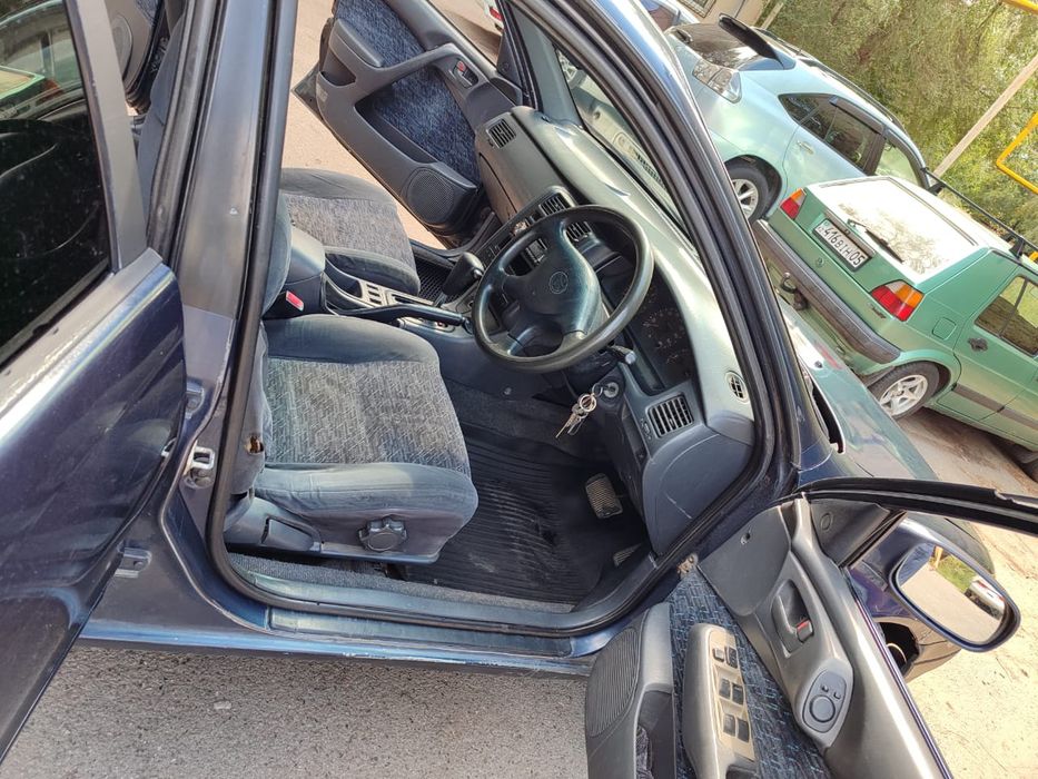 Продам машину caldina 1995года