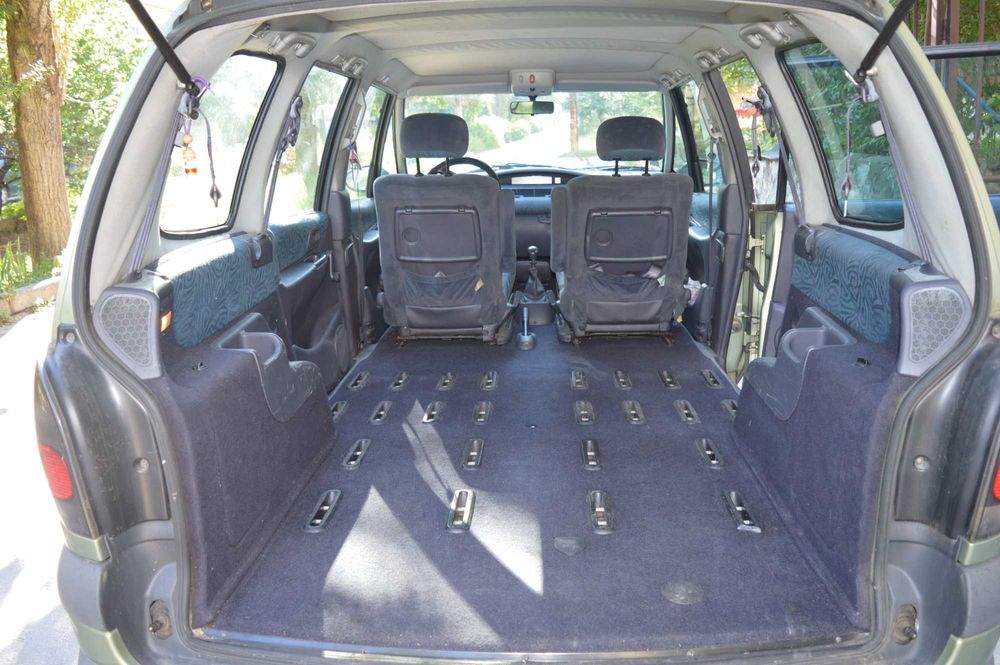 Renault Espace 2.0 LPG - 6 +1 места