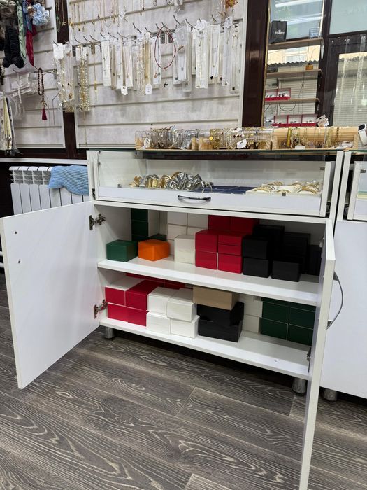 Витрина, островок, мебель