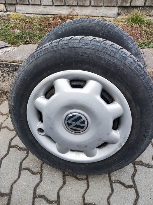 Vand 4 jante cu anvelope R14 /185/65 - jante cu 4 gauri