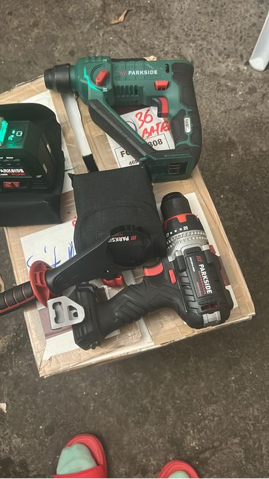 Bormasina cu percutie 20v