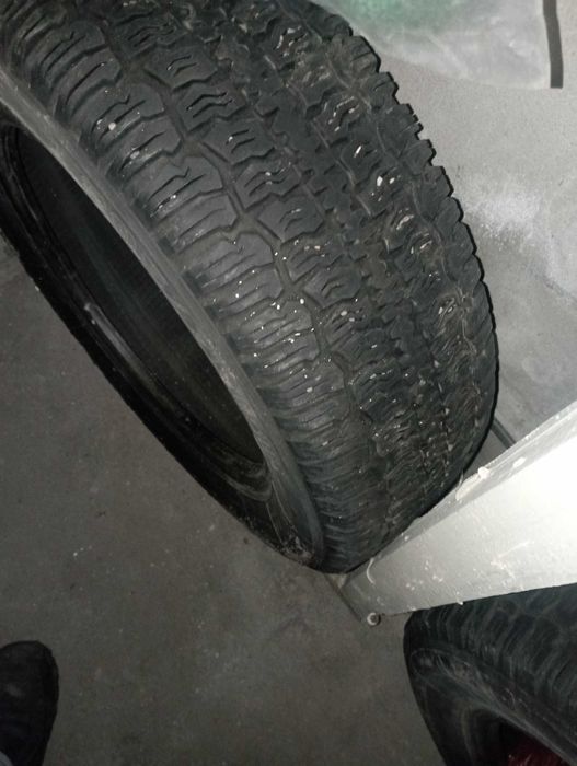 Продам резину на ниву лето