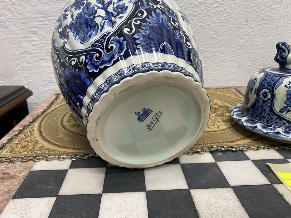 Голяма холандска порцеланова ваза на делфт