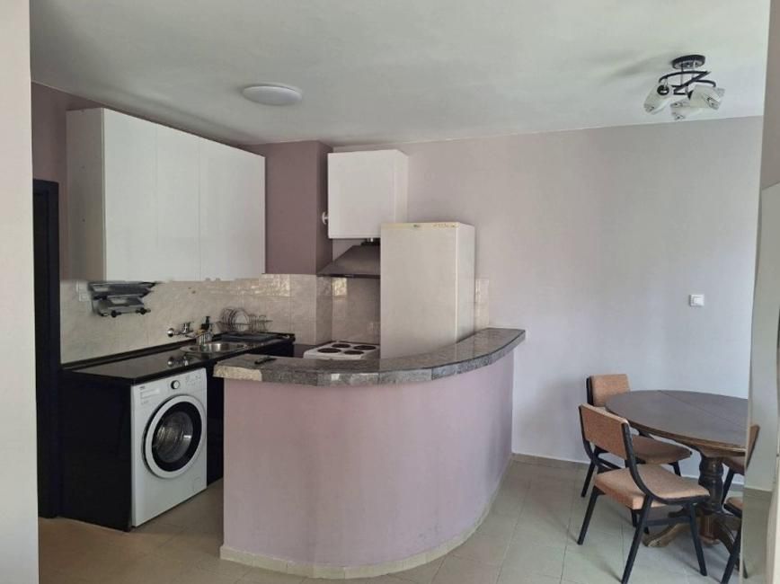 Дава се под наем Двустаен апартамент в София, Хладилника - 65 кв.м за 599 € - Снимка #3