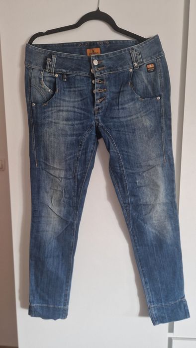 Дамски дънки различни модели