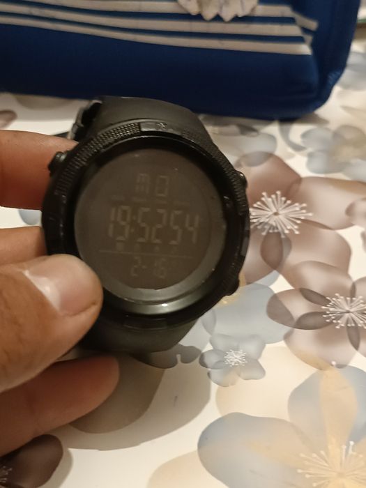 Часы  спортивные