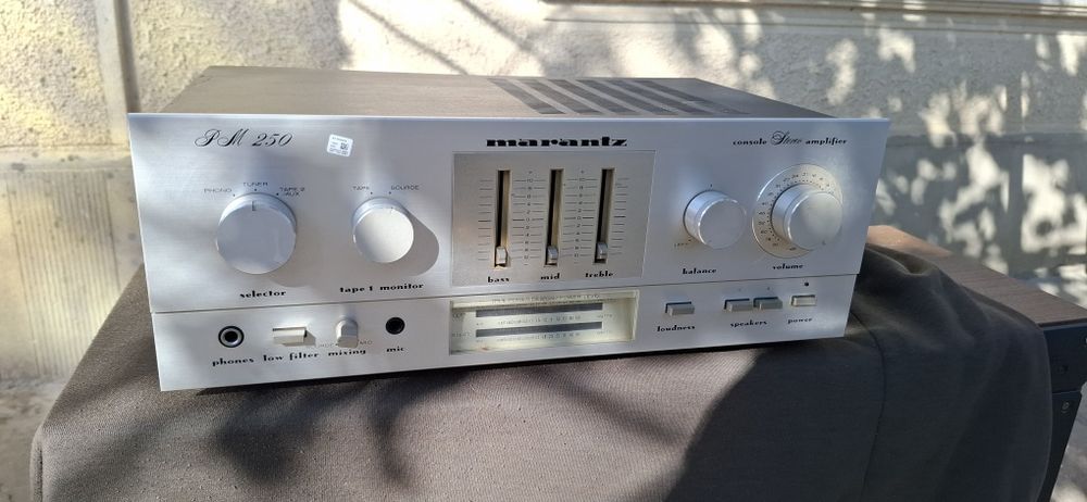 Vând amplificator MARANTZ pm 250