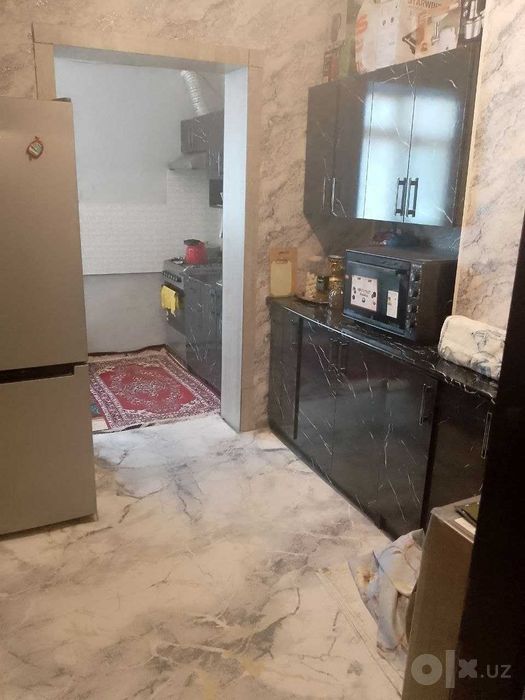 kvartira srochna sotiladi yaxshi lokatsiyada aniq sotib oladiganlarga