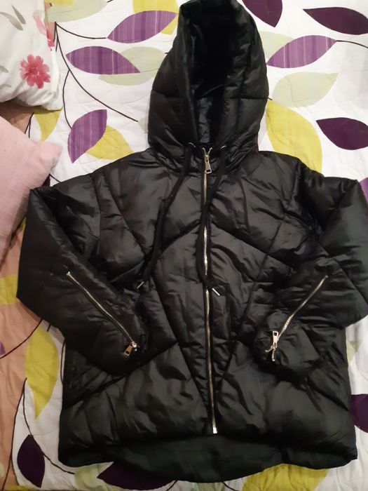 Разпродажба!Дамско яке за зимата с качулка за 30лв