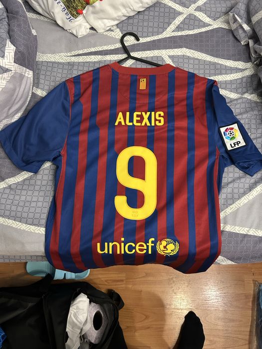 Тениска на barcelona 2011/2012 home kit