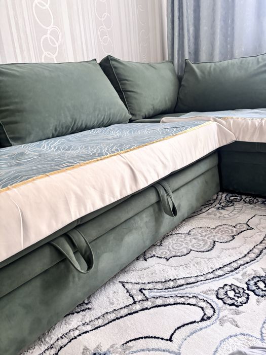 Диван угловой продается