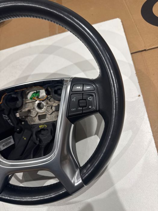Volvo XC60 кожен волан Волво ХС60