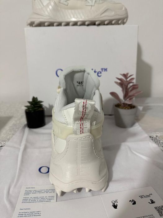 Off White ODSY-1000(Albi)(41,42)