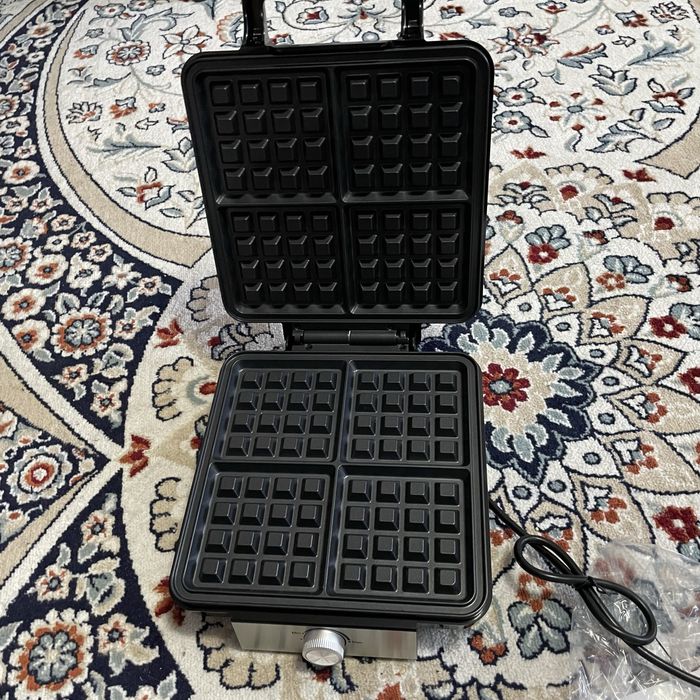 Вафельница электрическая