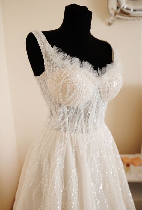 Vand rochie de mireasa