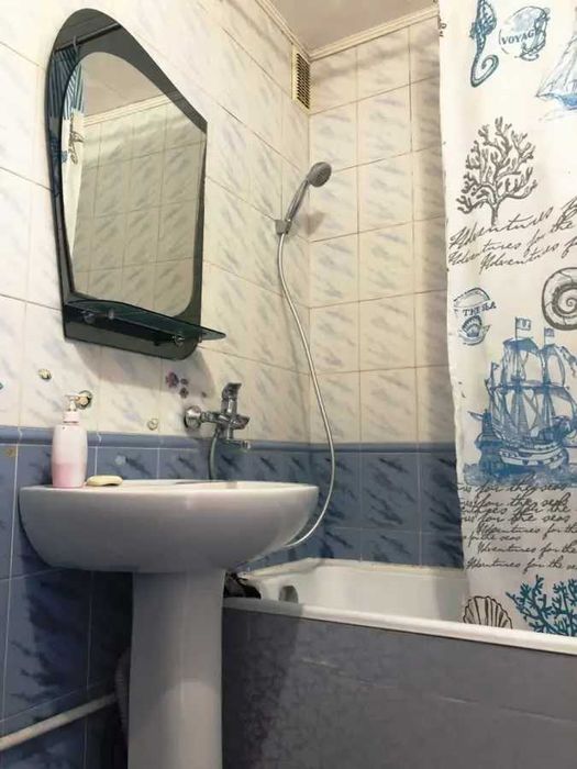 Дава се под наем Двустаен апартамент в София, Център - 55 кв.м за 397.8 € - Снимка #2