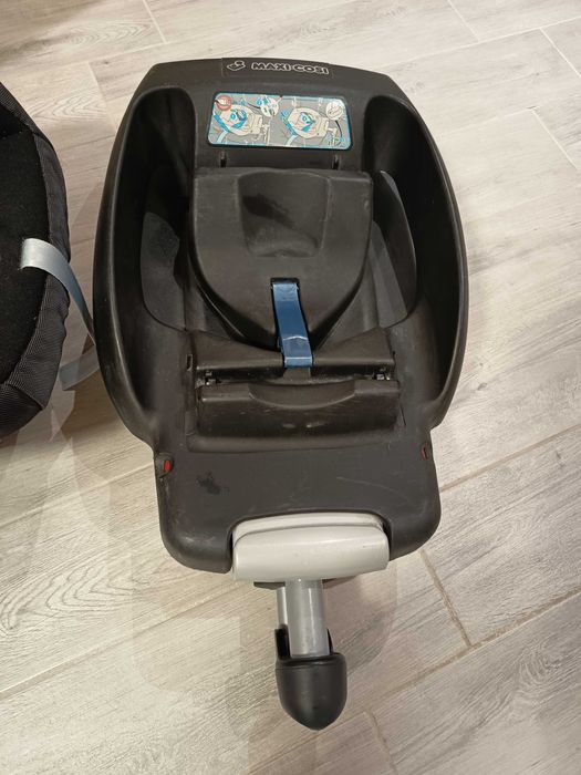 Столче за кола Maxi-Cosi CabrioFix с база EasyBase 2