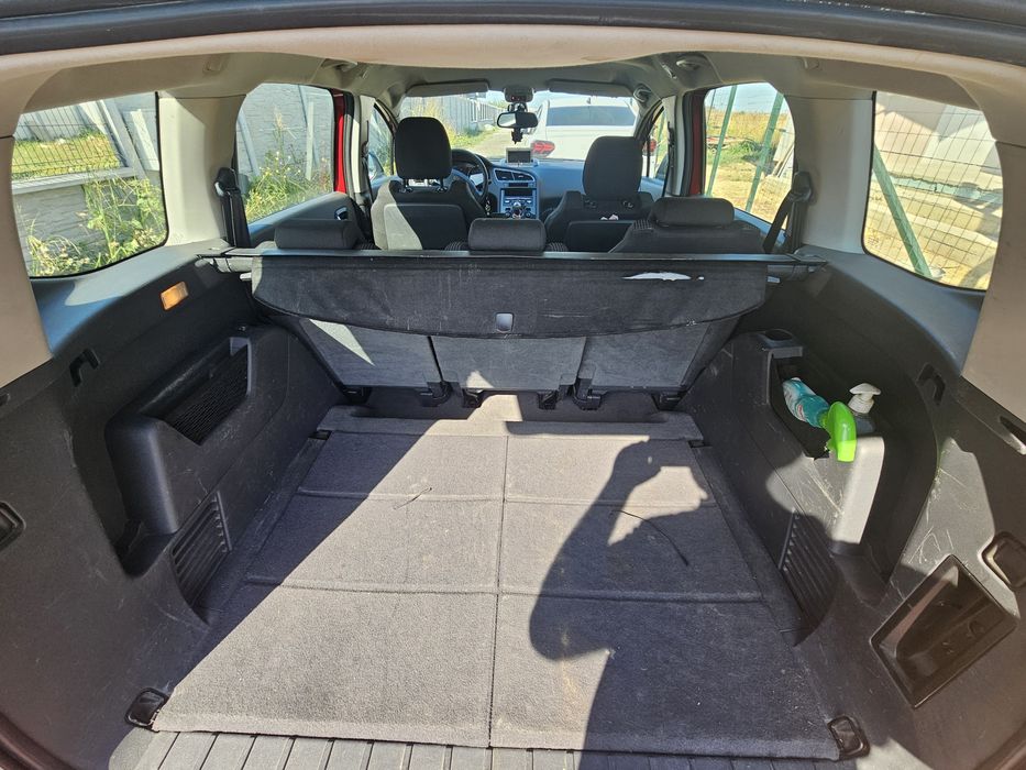 Peugeot 5008 2011 1.6 HDI