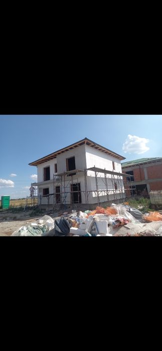 Executam Lucrari fatada