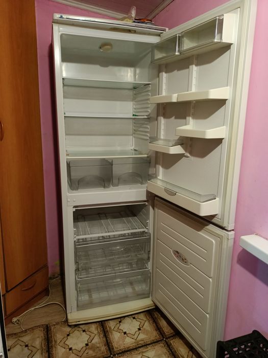 Продам холодильник Атлант