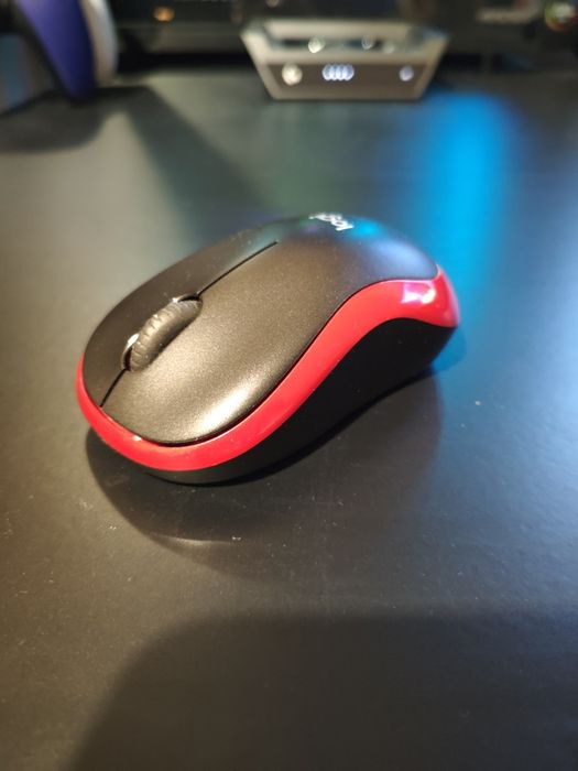 Logitech M185 безжична офис мишка като нова