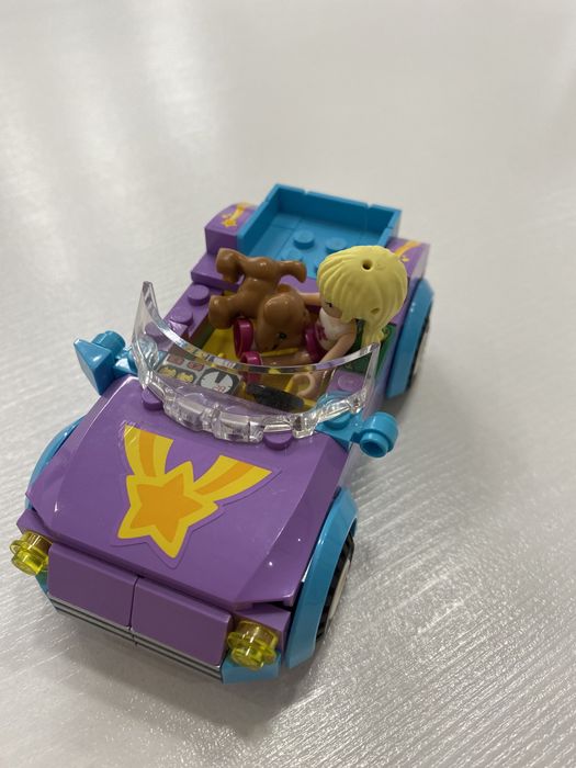 Продам машинку Лего