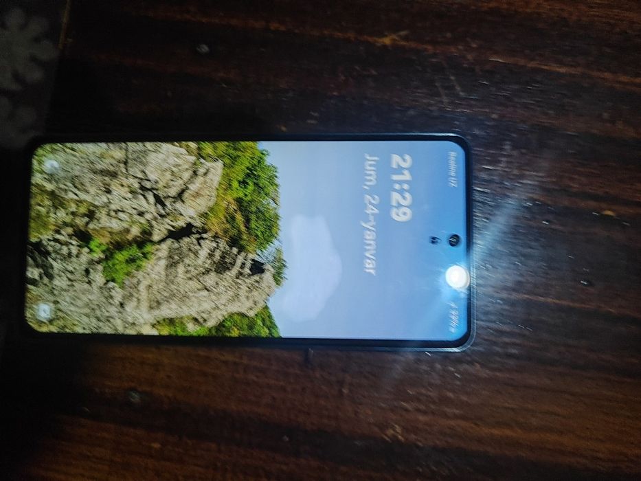Samsung A73 telefon tinniq xolatta