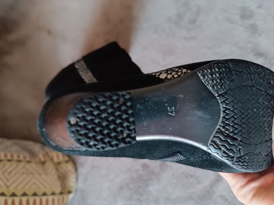 Сапоги на высоком каблуке