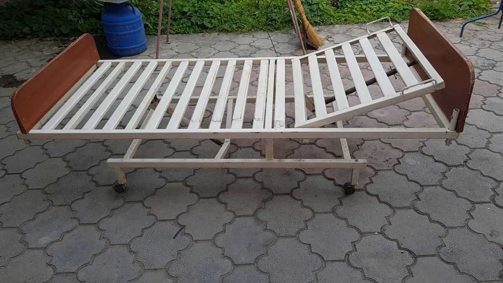 продаются металлические функциональные кровати