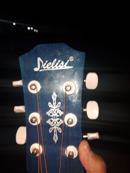 Гитара  акустика