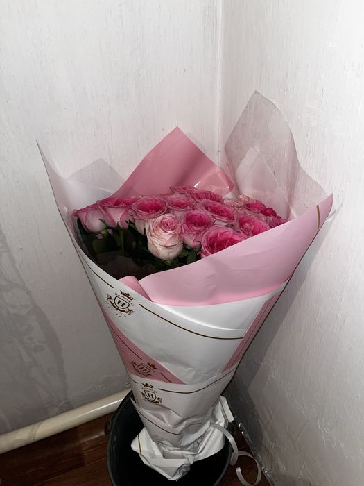 букет розовых пионовидных роз