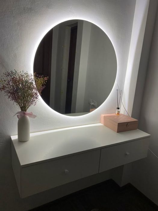 Зеркало в спальню с подсветкой