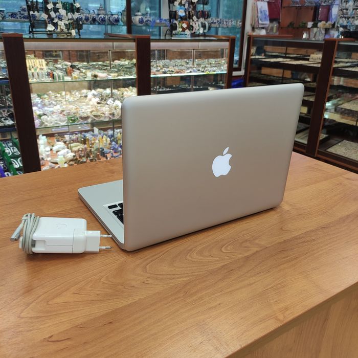 Ноутбук Apple MacBook Pro 13, макбук