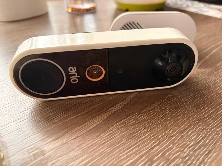 Videointerfon Wireless Arlo Essential + Chime - WiFi