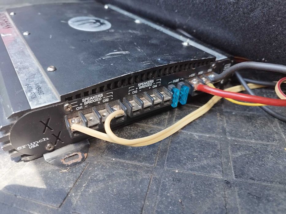 Subwoofer / tub de bass auto Magnat + statie auto Crunch