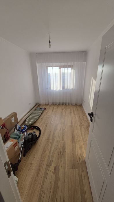 Vând apartament 3 camere 73 m2