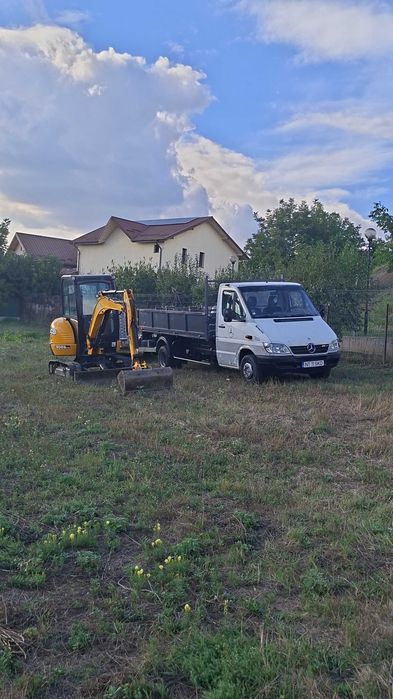 Servicii profesionale de săpături cu excavatorul.