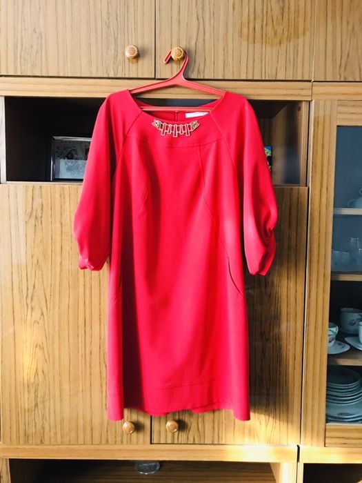 Платья в хорошем сост.