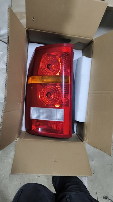 Задний фонарь на Дискавери 3