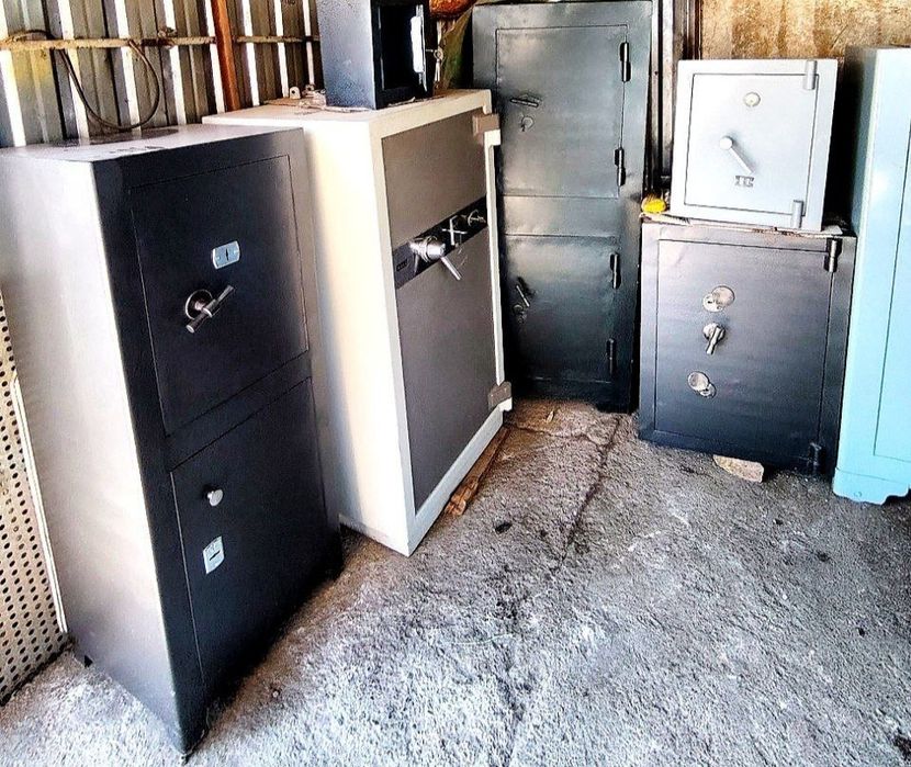 Сейф для дома и офиса, надёжный и крепкий