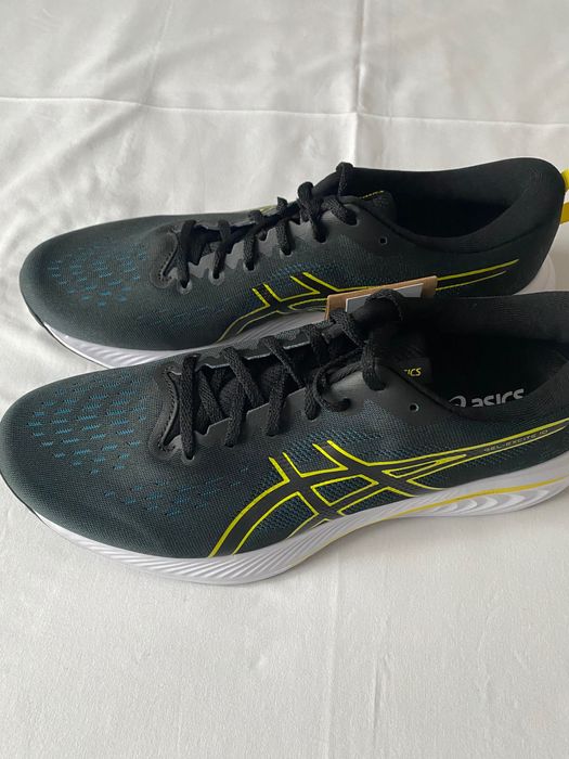 Маратонки Асикс номер 46, отговаря на 44-45