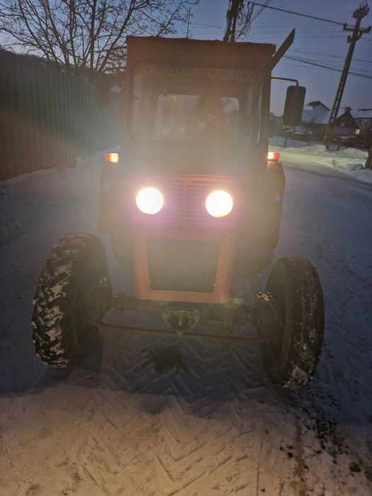 U 445 dt  tractor. 4x4  Stare perfecta