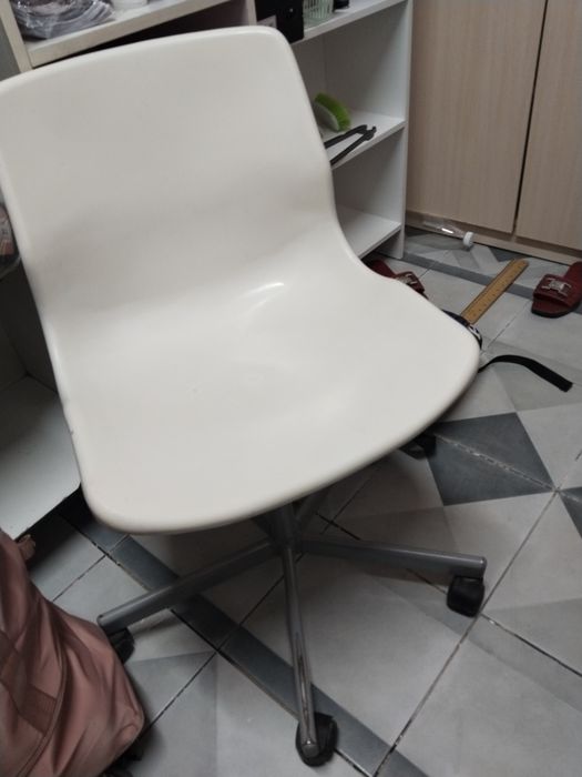 Стол для салона красоты