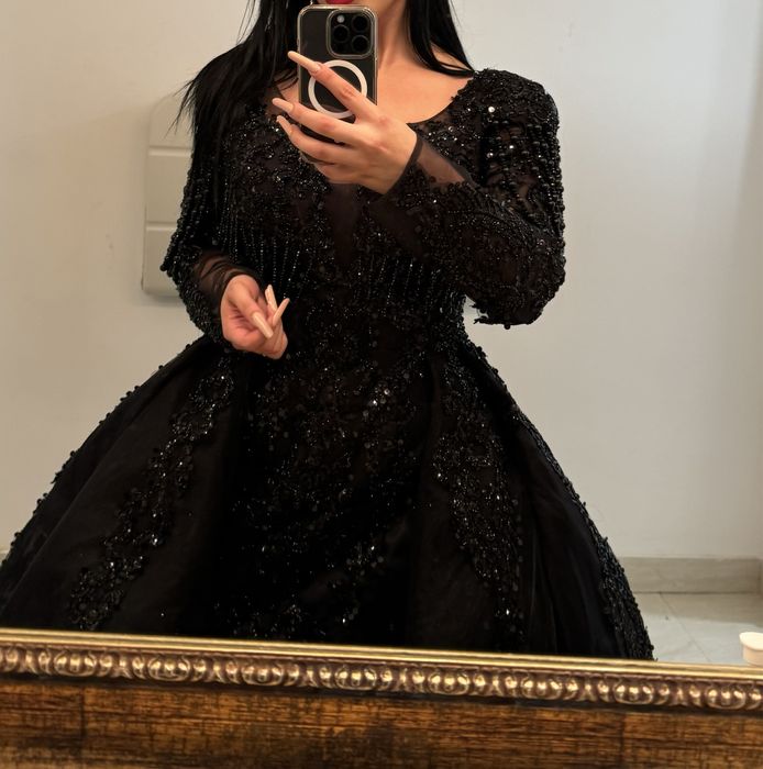 Rochie neagră cu corset