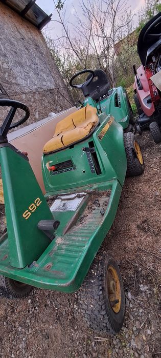 Tractoras John deere.