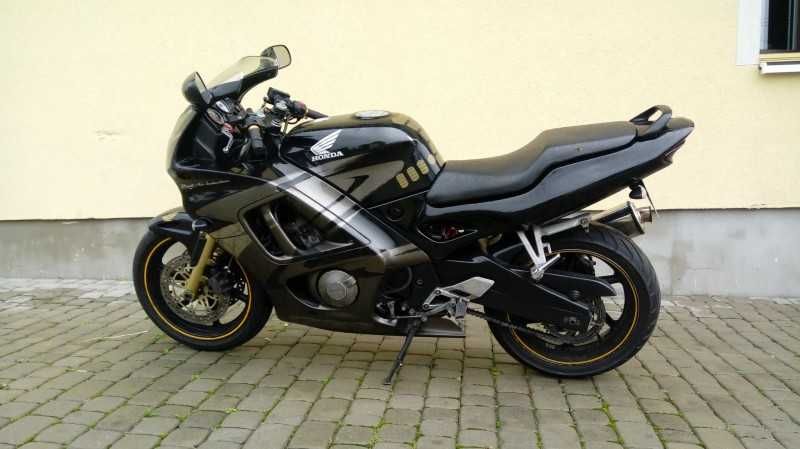 MOTO / honda cbr 600 F