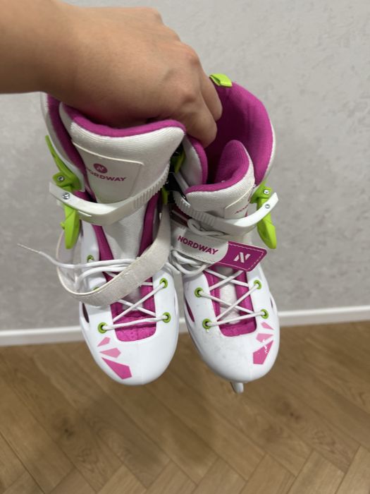 Продам конкьки для девочки