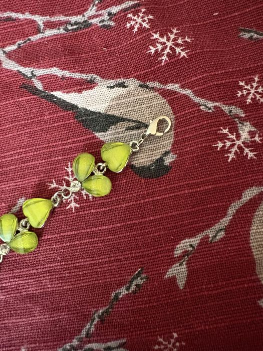 Bratara cu pietre verzi