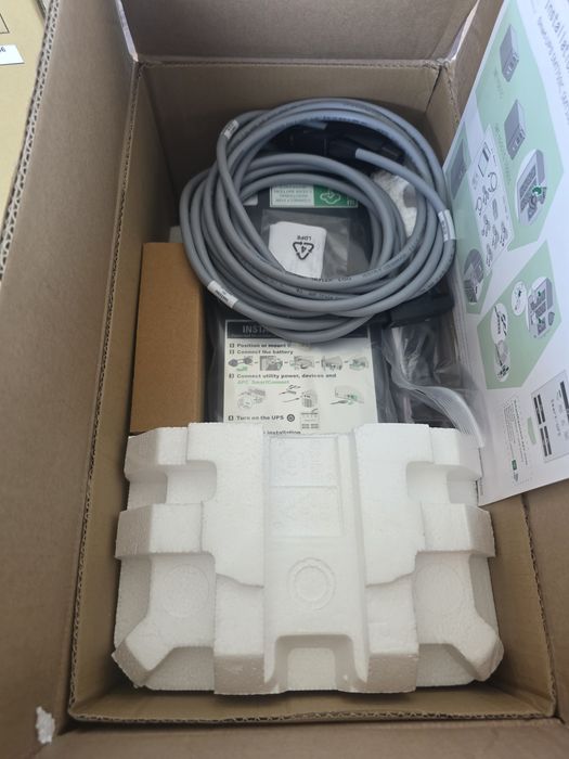 APC Smart-UPS SMT750IC 750VA / 500W – Nou, nefolosit, în cutie