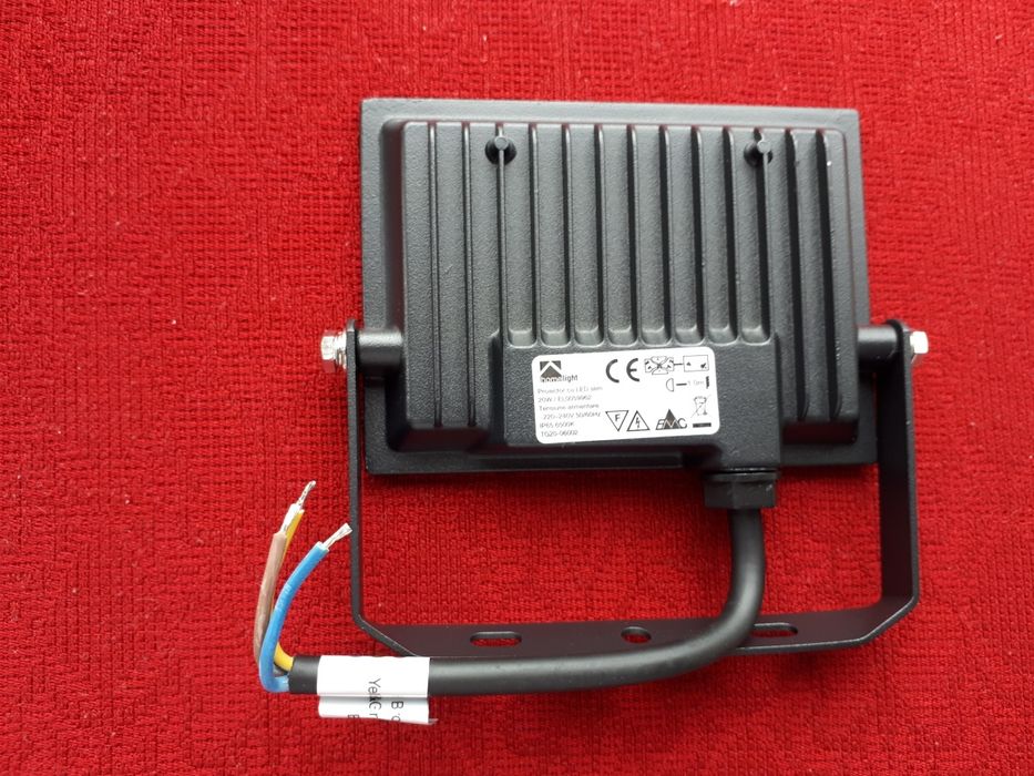 Nou - Poiector LED 20w 220v pt. Exterior